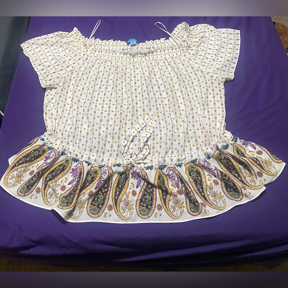 CeCe brand multi color blouse